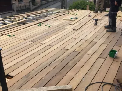 terrasse en lames de bois exotique