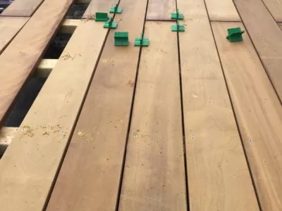 terrasse en lames de bois exotique